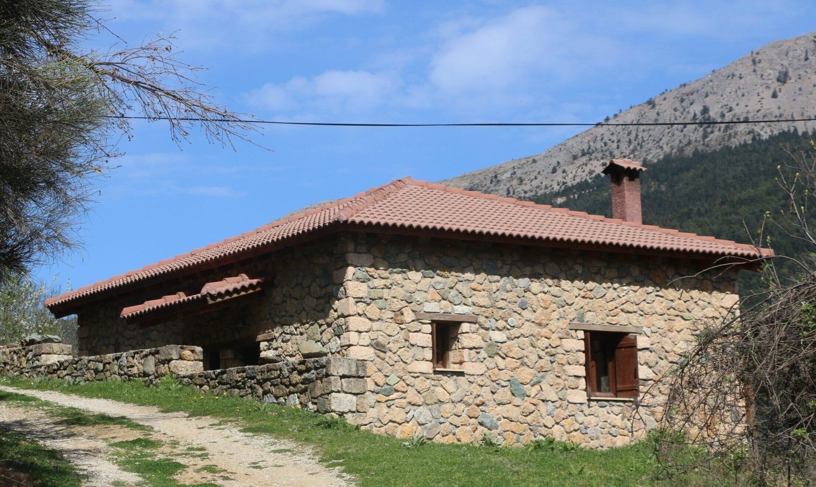 Πέτρινη κατοικία στη Ζαρούχλα